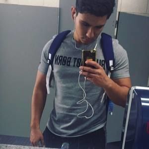 Meet your Posher, Cesar