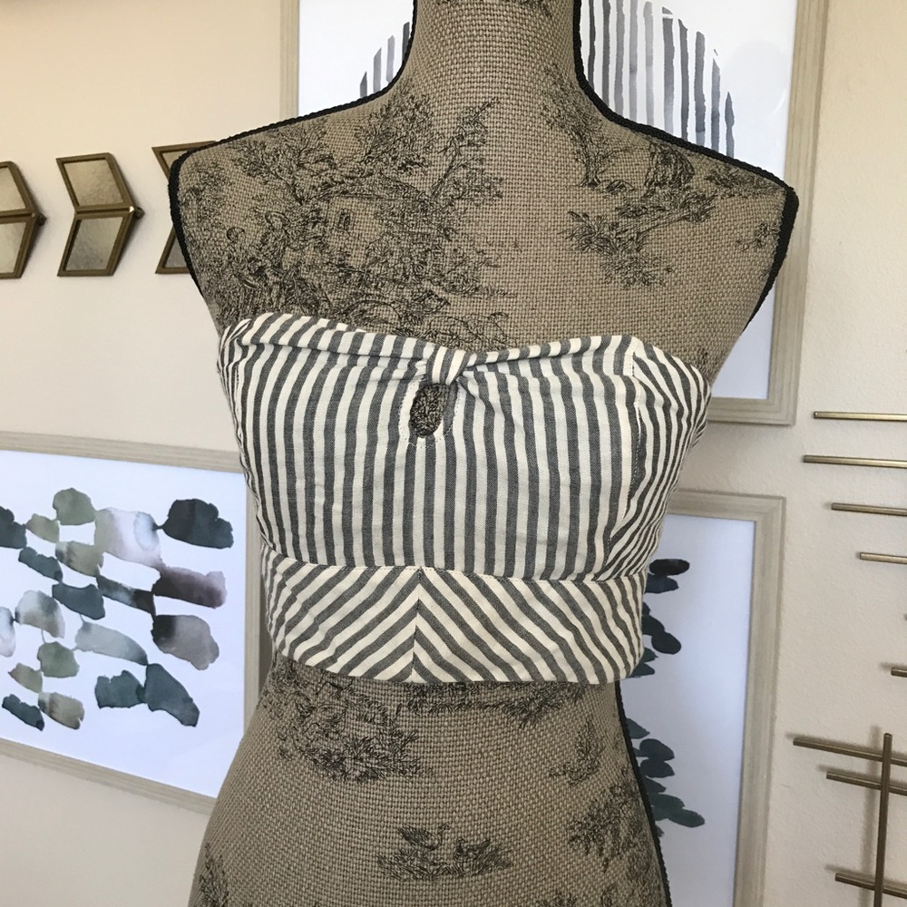 Anthropologie Lilka crop top