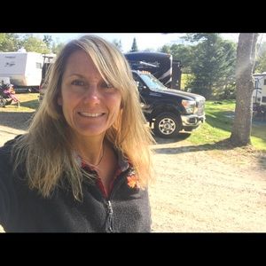 Meet your Posher, Laurie