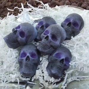 Sweet moon bath bombs