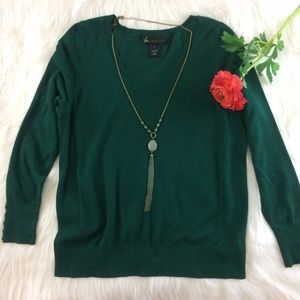 Lane Bryant V-neck Sweater w/buttons at the sleeve Lane Bryant V-neck Sweater w/buttons at the sleeve