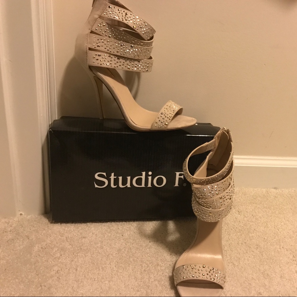Colombian brand Studio F. Brand new beautiful.