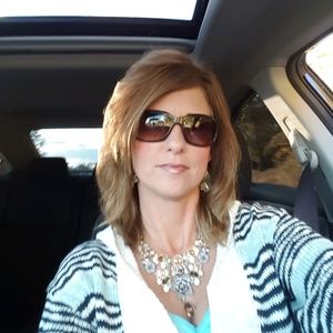 Meet your Posher, Michele