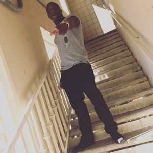 Meet your Posher, Troy