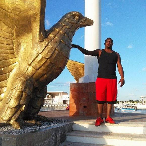 Meet your Posher, Milton - Picture 1 of 1