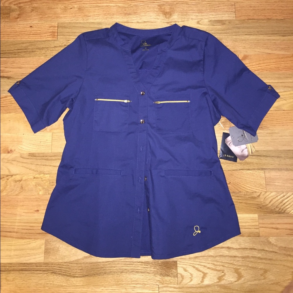 Jaanuu button down scrub top