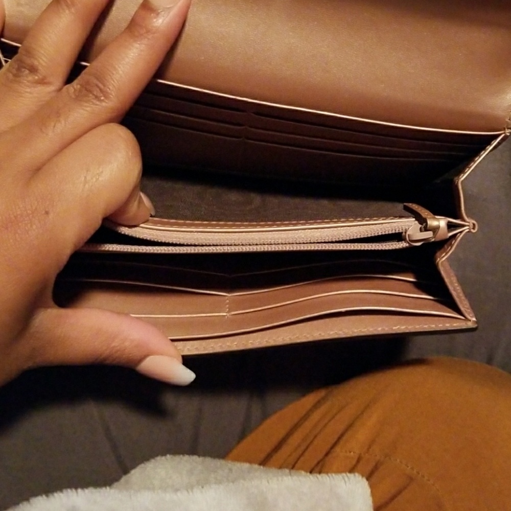 Gucci Wallet - Picture 6 of 8