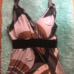 Low cut tank size small Low cut tank size small