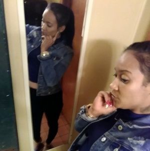 Meet your Posher, Mia