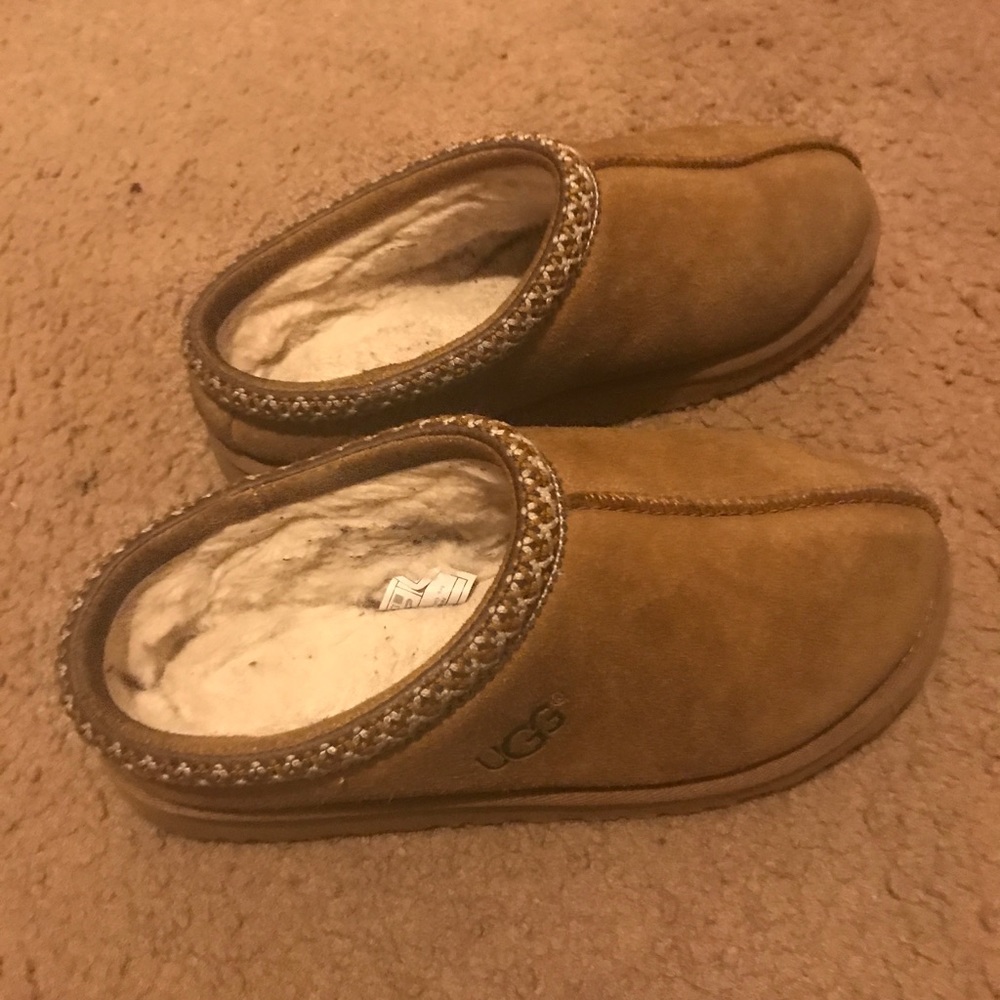Ugg Tasman Women size 6
