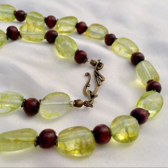 Handmade green quartz & brown statement necklace - Picture 3 of 4