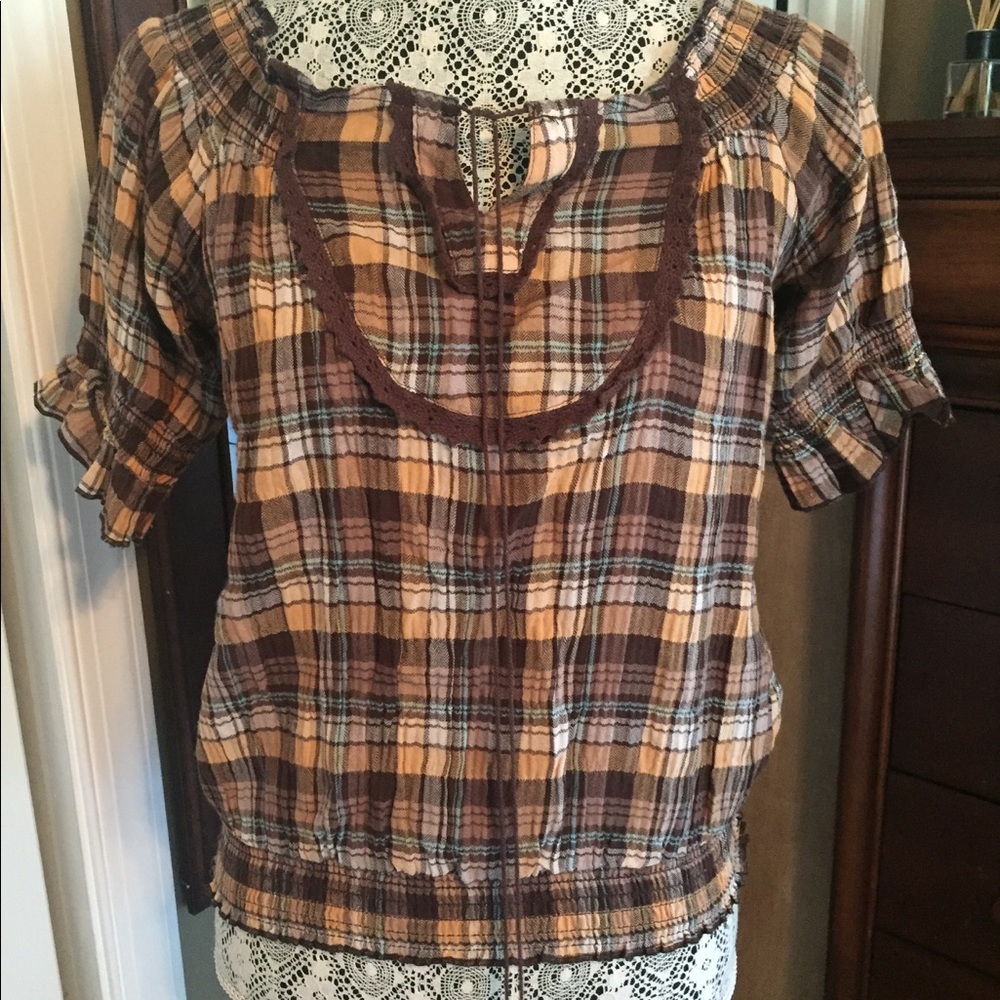 Plaid short sleeve shirt