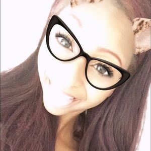 Meet your Posher, Jocena