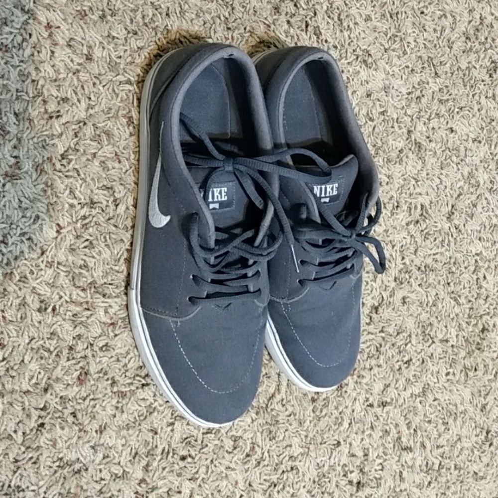 Men's shoes