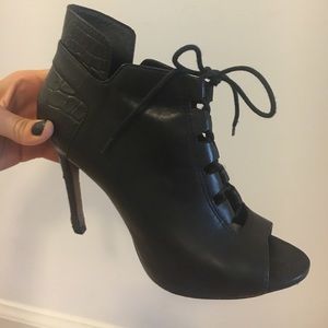 Pour La Victoire Black Leather Lace Up Booties Pour La Victoire Black Leather Lace Up Booties