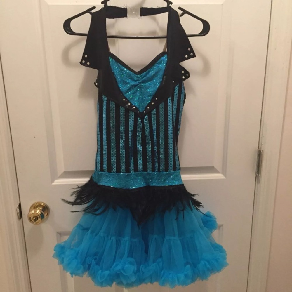 Black and blue costume MA