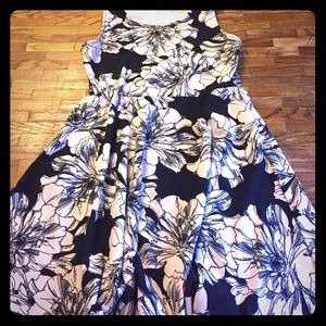 Agnes and Dora dress with pockets