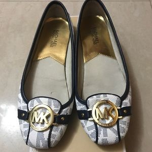 MK slippers