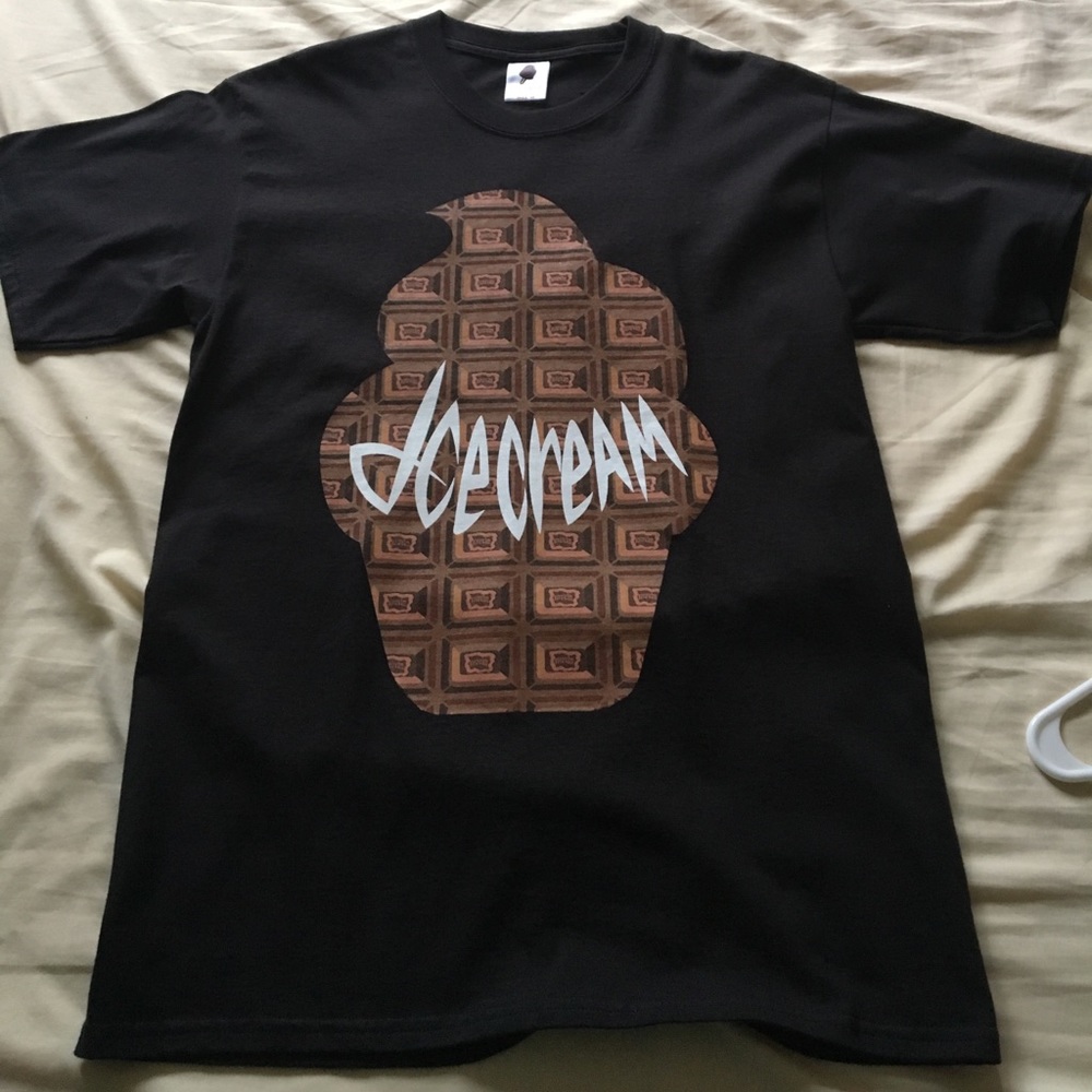 Ice cream shirt medium