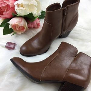 Franco Sarto Brown Ankle Booties with side zipper Franco Sarto Brown Ankle Booties with side zipper