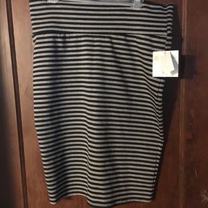 NWT LulaRoe Cassie skirt NWT LulaRoe Cassie skirt