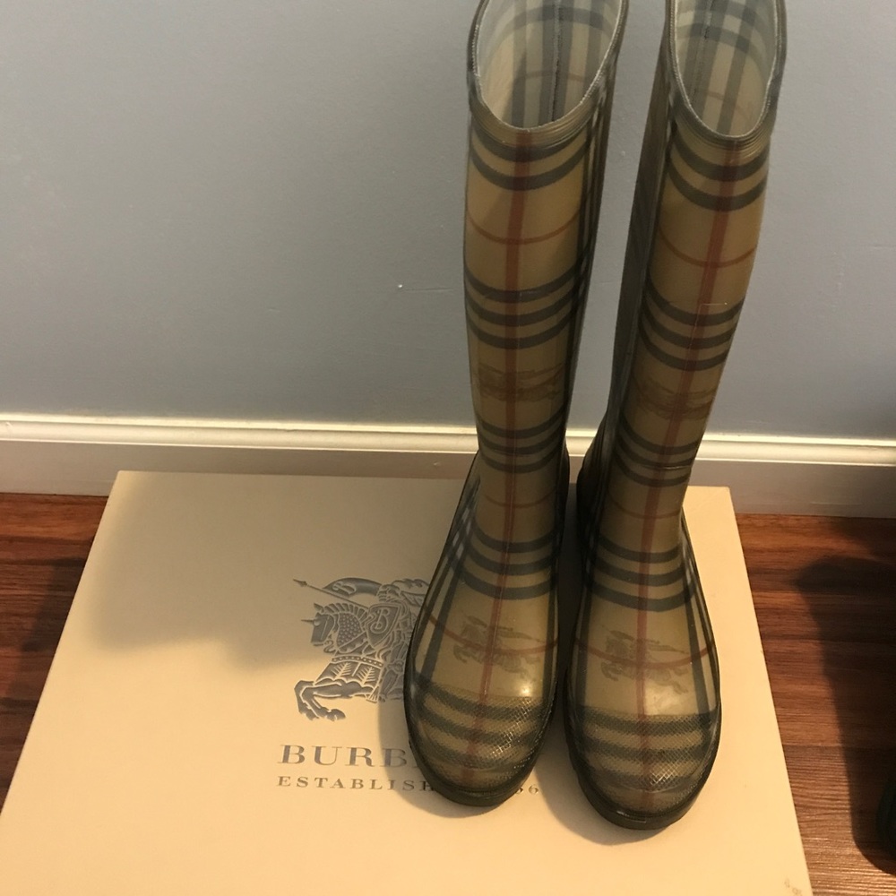 Burberry rainboots