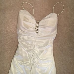 Perfect for Prom! Gorgeous white gown!