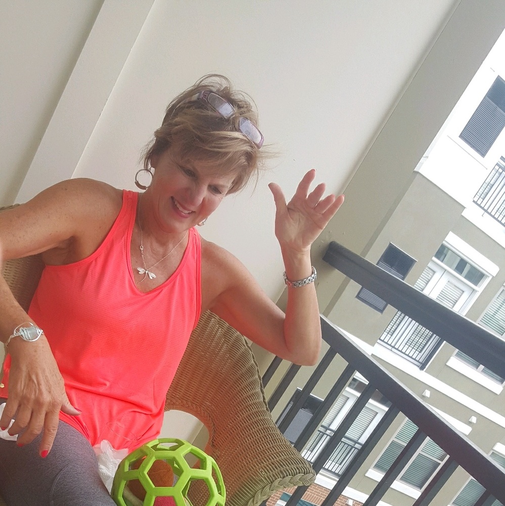 Meet your Posher, Linda