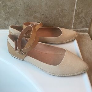 Never Worn Seychelles Flats