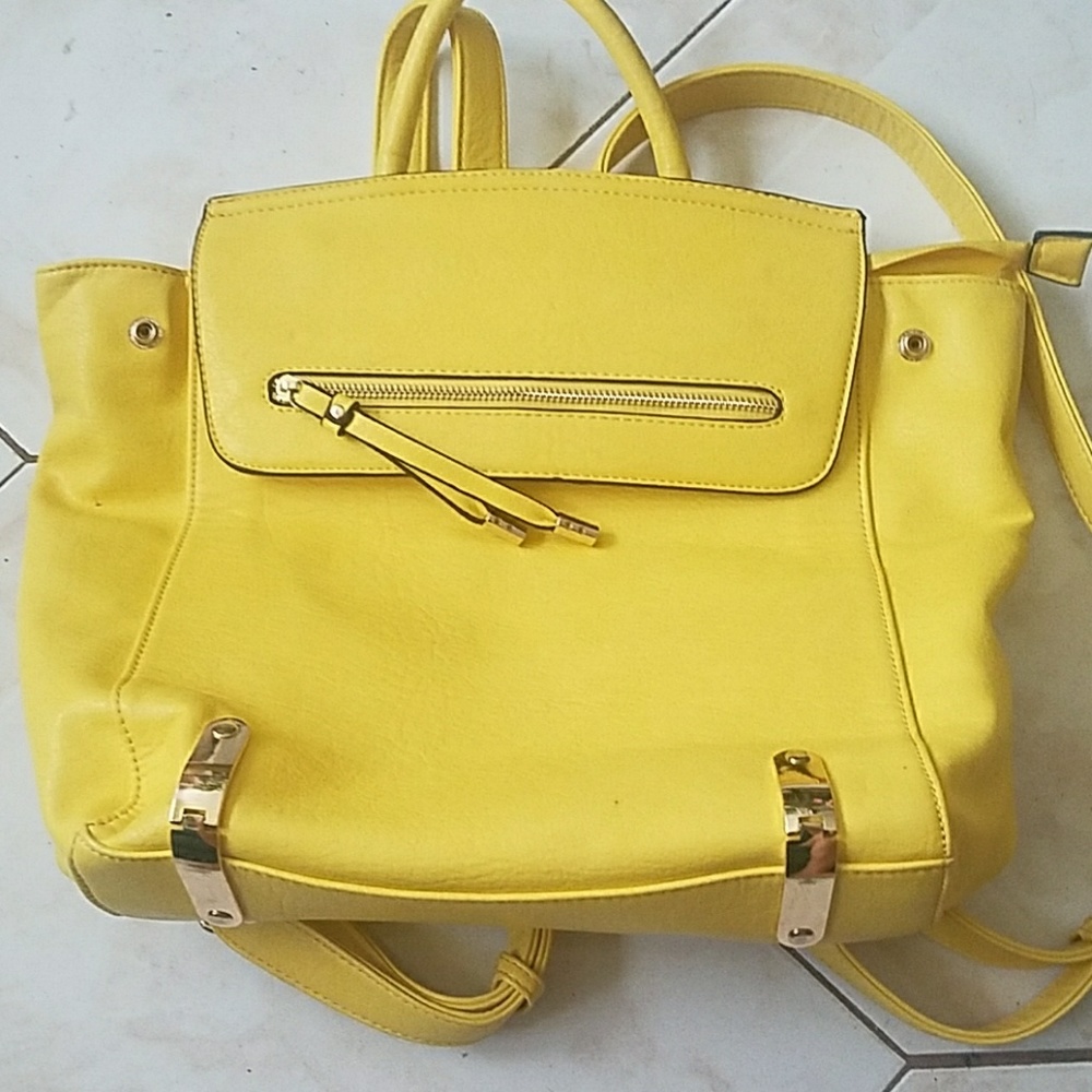 yellow back pack never used