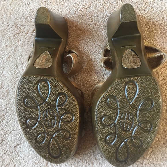 Born Hand Crafted Footwear- like new - Picture 5 of 8