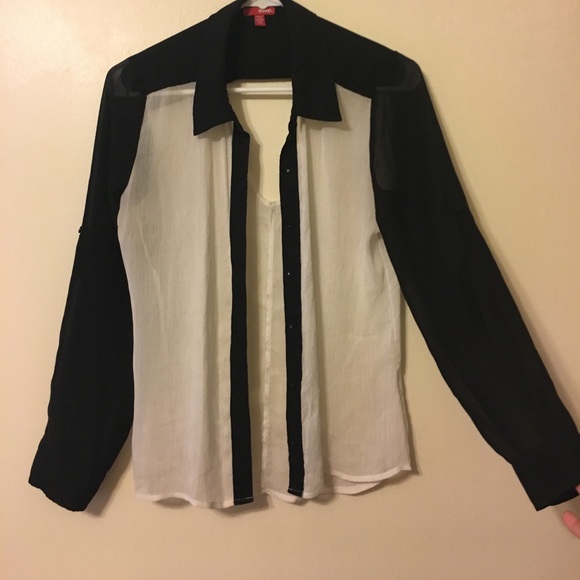 Button down blouse - Picture 1 of 3