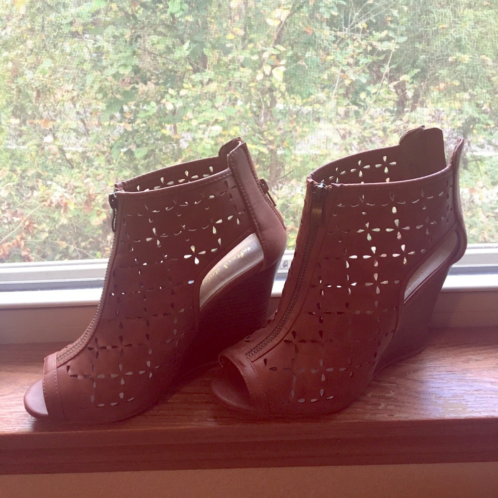 Brown wedges