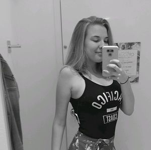 Meet your Posher, Brittney