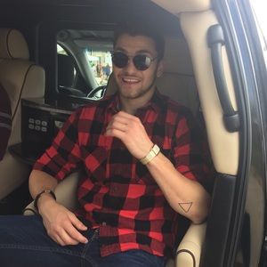 Meet your Posher, Adrian