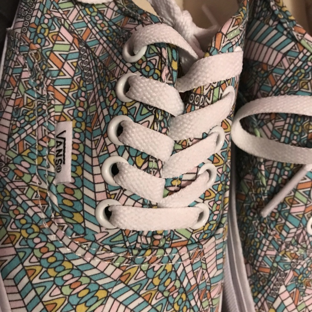 Vans - Picture 2 of 4