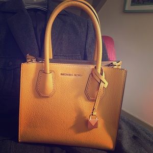 Michael Kors Mercer Messenger (Md) / Mustard