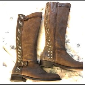 Jessica Simpson riding boot
