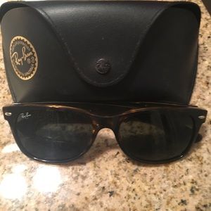 RayBan classic wayfarer