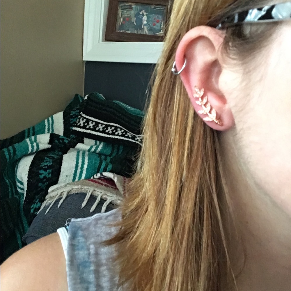Earring - Picture 2 of 3