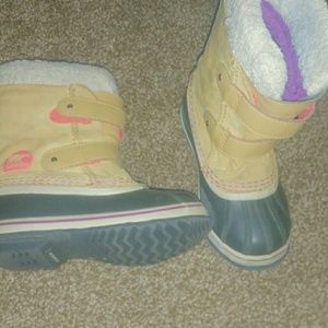 Girl sorel waterproof boots