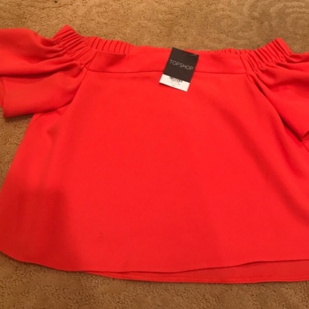 TOPSHOP off the shoulder slightly cropped top!