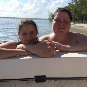 Meet your Posher, Chloe