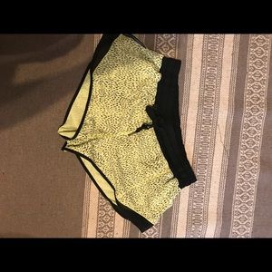 LULU LEMON HOTTY HOT SHORTS