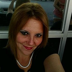 Meet your Posher, Carla