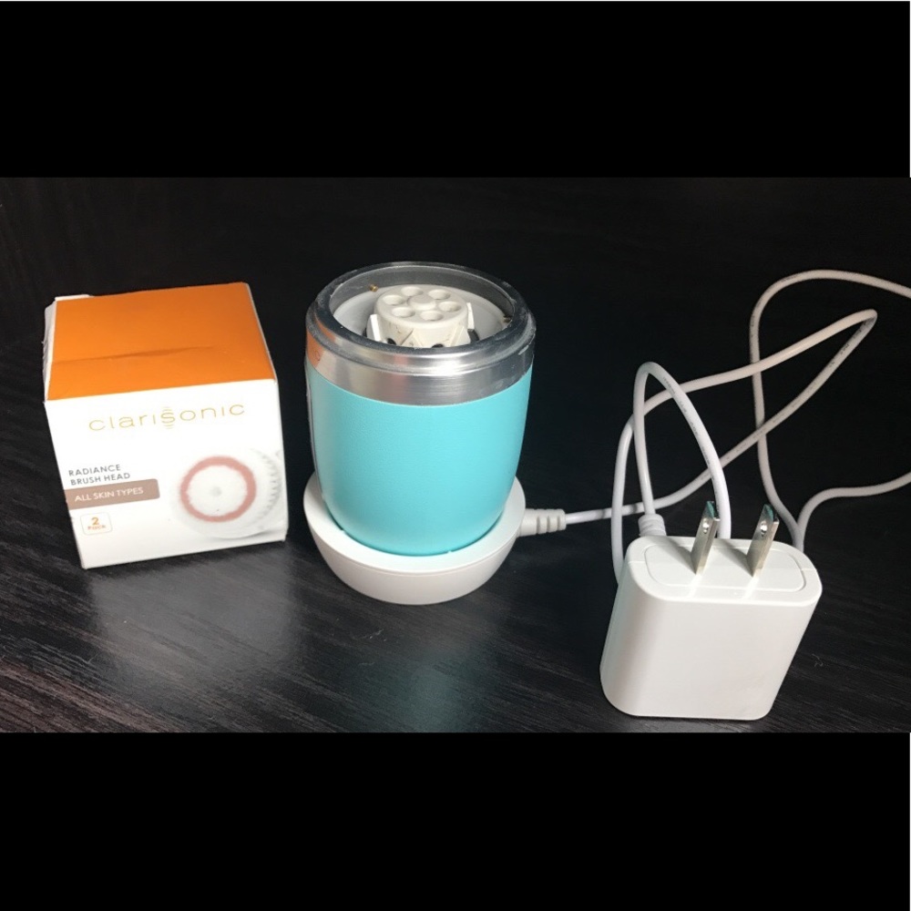 Clairsonic Mia Fit (Blue) with charger