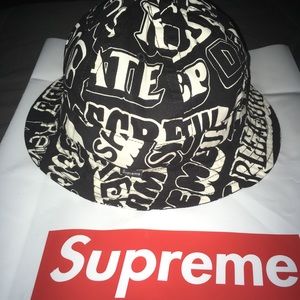 supreme x hysteric glamour bell hat. Size s/m