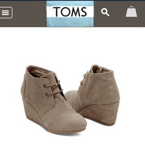 TOMs taupe suede women's desert wedges