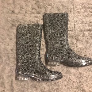 TOMS rain boots