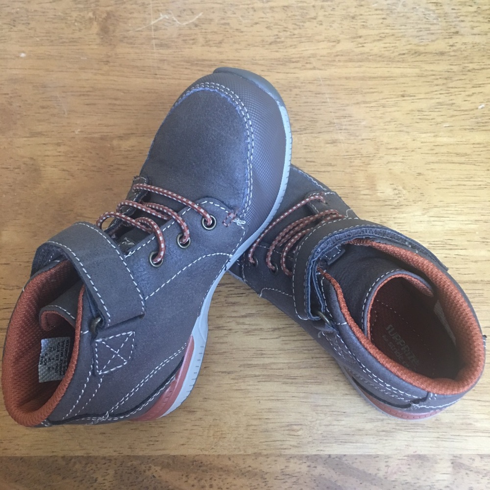 Surpize (Size 9 Toddlers) by Stride Rite